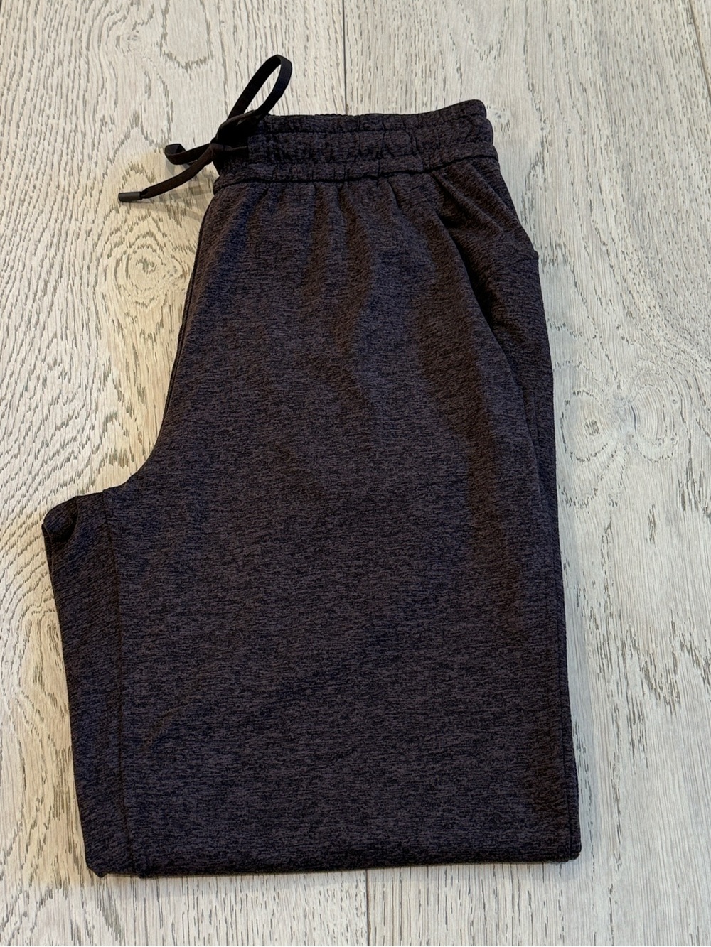 Lululemon Soft Jersey Classic Fit 3/4 Length Mid-Rise Jogger in Brown Size 4